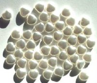50 8mm Off White Pearl Glass Heart Beads